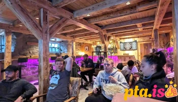 Kjallarinn - Cocktail Bar - 870 Vík