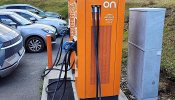 On Power Charging Station - Unnamed Road
