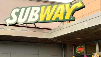 Subway - 300 Akranes