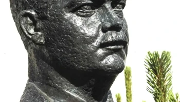 Þórður Edilonsson læknir • Ríkarður Jónsson, 1958 - Hafnarfjörður