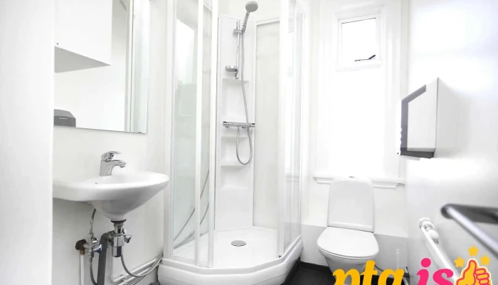 Apotek Guesthouse Akureyri -  Fra Eiganda - Akureyri