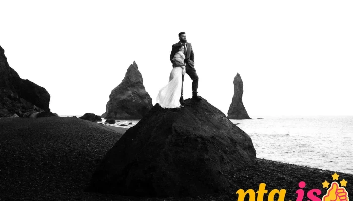 Ást og Hraun Iceland Elopement Photographer - 102 Reykjavík