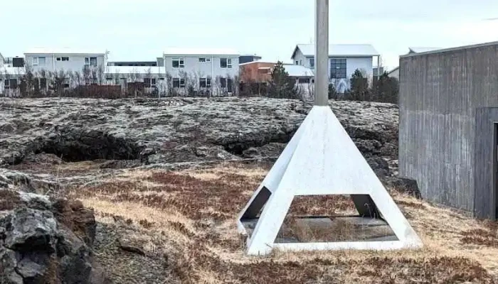 Ástjarnarkirkja - Hafnarfjörður