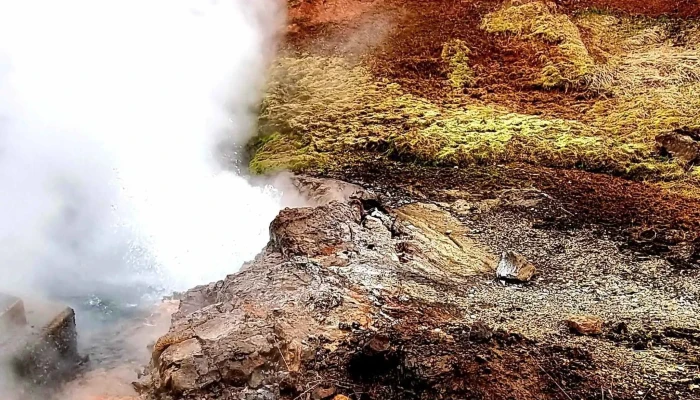 Deildartunguhver -  Afslættir - Reykholt