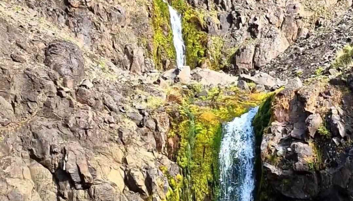Drifandagil Waterfall -  Myndskeid - 60