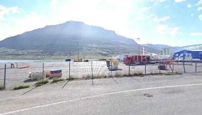 Eskifjardarhofn Hafnaryfirvold - Eskifjorður