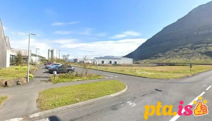 Eskifjörður - Sundlaug - Eskifjorður