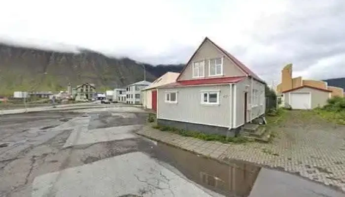 Eyrarkirkjugardur Street View 360deg - Ísafjörður
