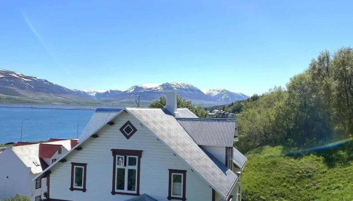 Flóra culture house Sigurhæðir - concept show - studios - shop - Eyrarlandsvegur 3