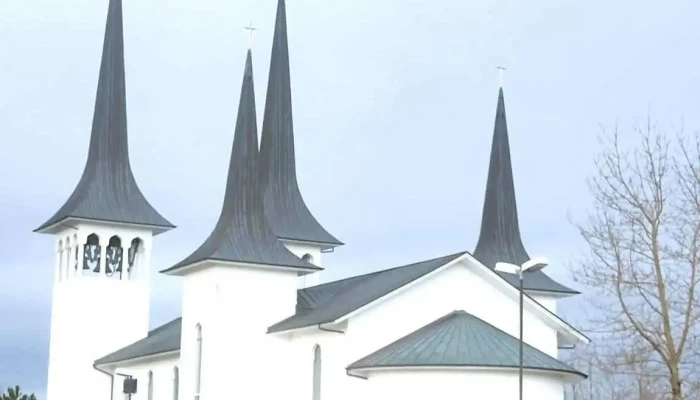Hateigskirkja Nyjast - Reykjavík