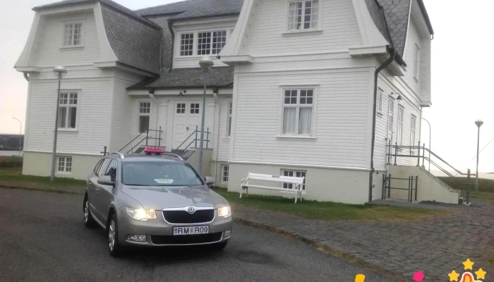 Hreyfill -  Fra Eiganda - Reykjavík