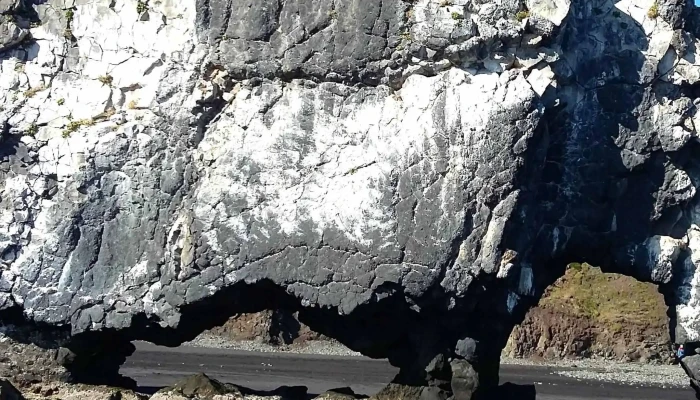 Hvitserkur -  Afslættir - Iceland