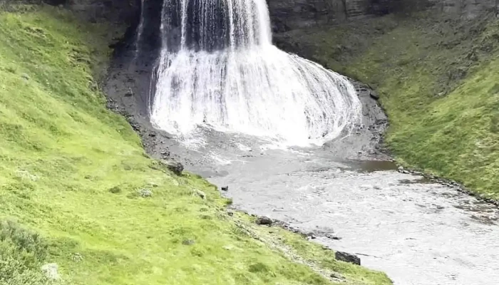 Hvitserkur Foss Fjall - Fitjar