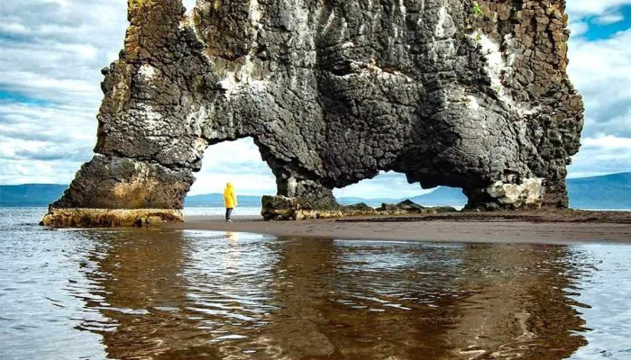 Hvitserkur -  Gil - Iceland