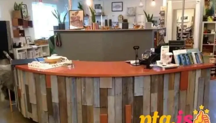 Information Centre East Iceland -  Ad Innan - Egilsstaðir