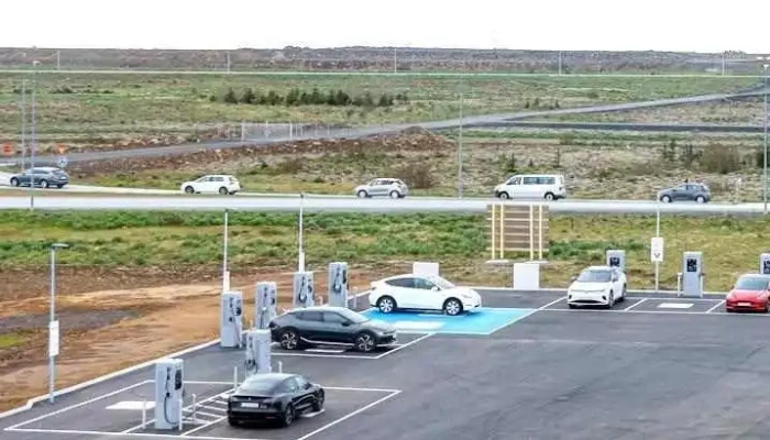 Instavolt -  Is Hledslustod Fra Eiganda - Keflavík