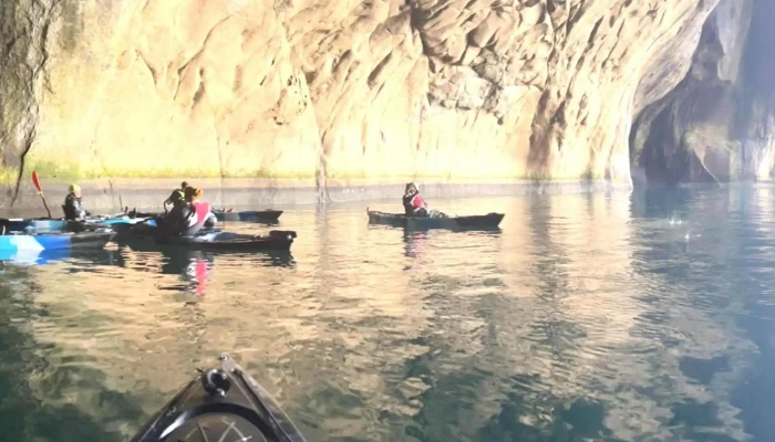 Kayak And Puffins -  Einkunn - Vestmannaeyjabær