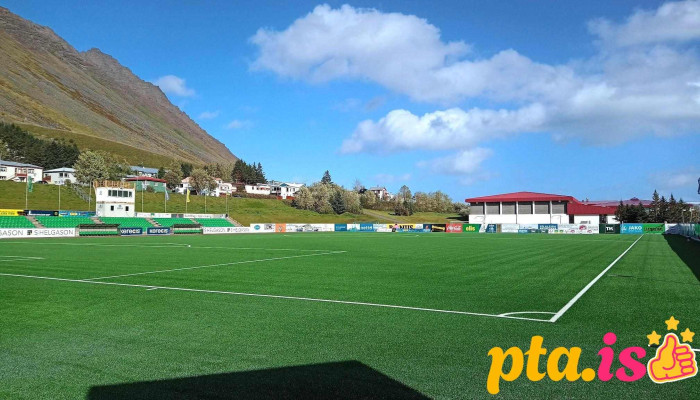 Kerecisvollurinn Knattspyrna - Ísafjörður