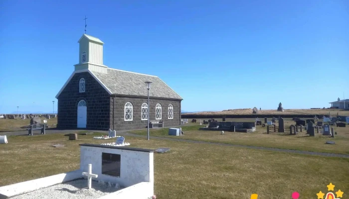 Kirkjugardurinn I Njardvik Kirkjugarður - Njarðvík