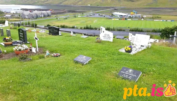 Kirkjumidstod Eskifjardar Myndskeid - Eskifjorður