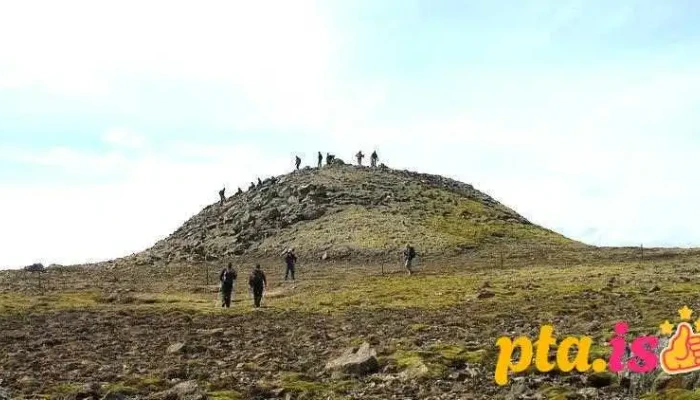 Kögunarhóll (Víking Ship Burial) - 816