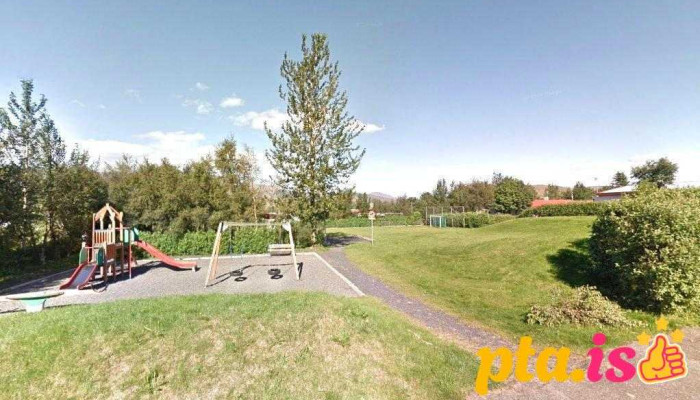 Leikvöllur - 270 Mosfellsbær