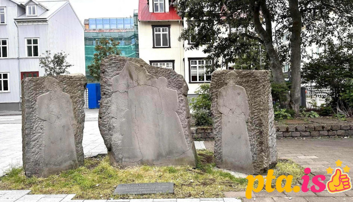 Minnisvarði um Víkurkirkjugarð - Reykjavík
