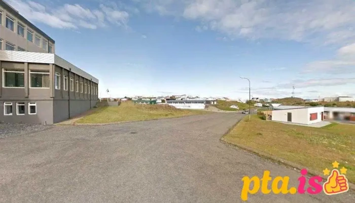 On Power Charging Station - Ísland