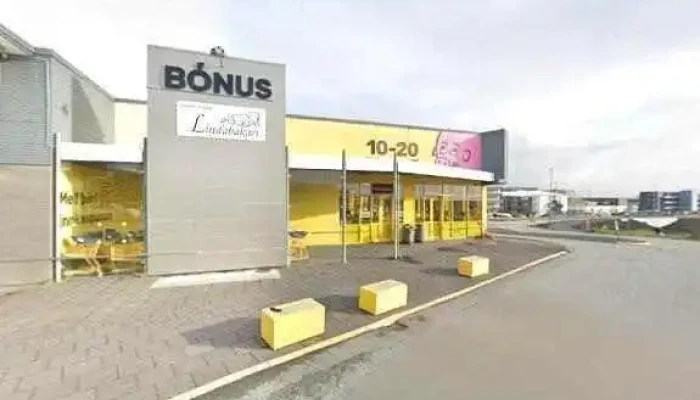 Postbox Hafnarfirdi Tjarnarvollum Vid Bonus Posthus - Hafnarfjörður