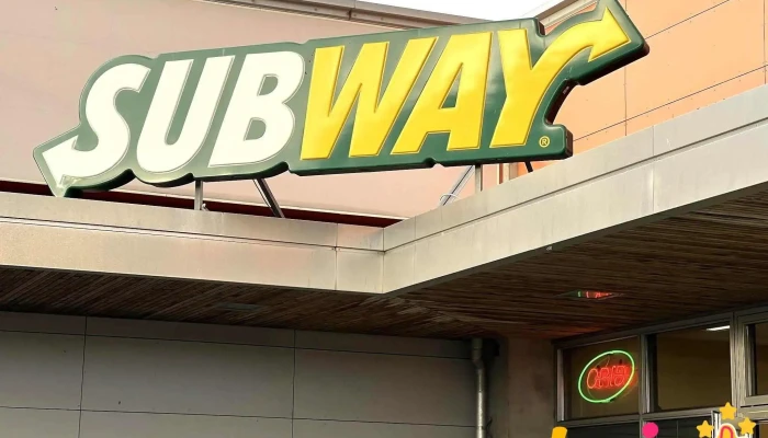 Subway - 300 Akranes