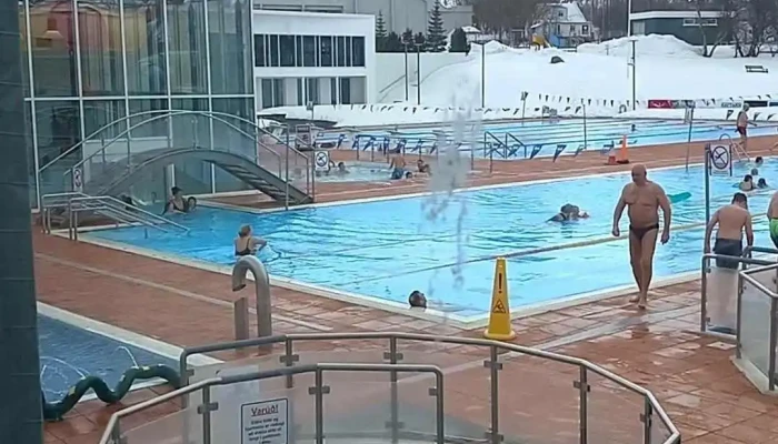 Sundlaug Akureyrar -  Myndskeid - Akureyri