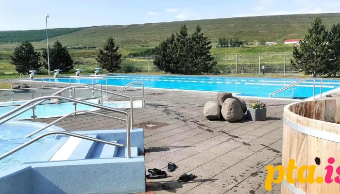 Sundlaugin A Laugum Sundlaug - Laugar