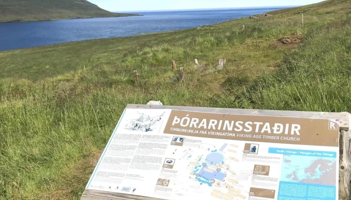 Thorarinsstadir Instagram - Dvergasteinn