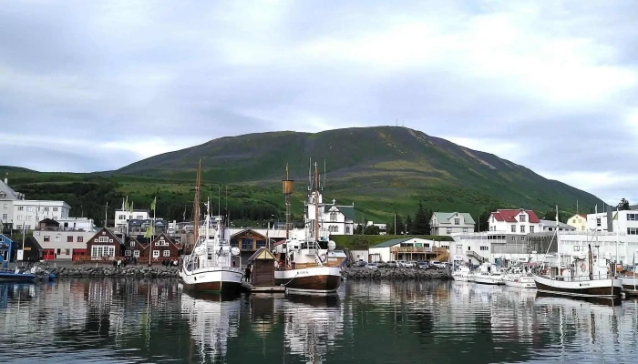 Vinbudin Hvar - Húsavík