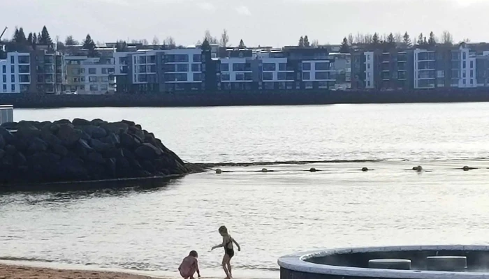 Ylstrondin I Nautholsvik Numer - Reykjavík