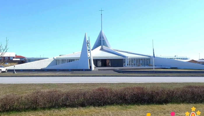 Ytri -  Njardvikurkirkja Nyjast - Njarðvík