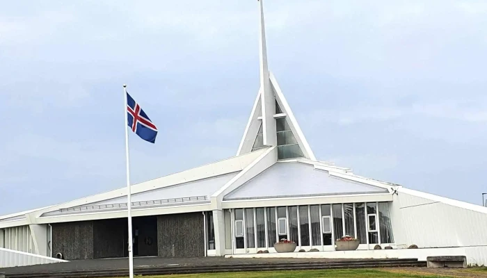 Ytri -  Njardvikurkirkja Umsagnir - Njarðvík